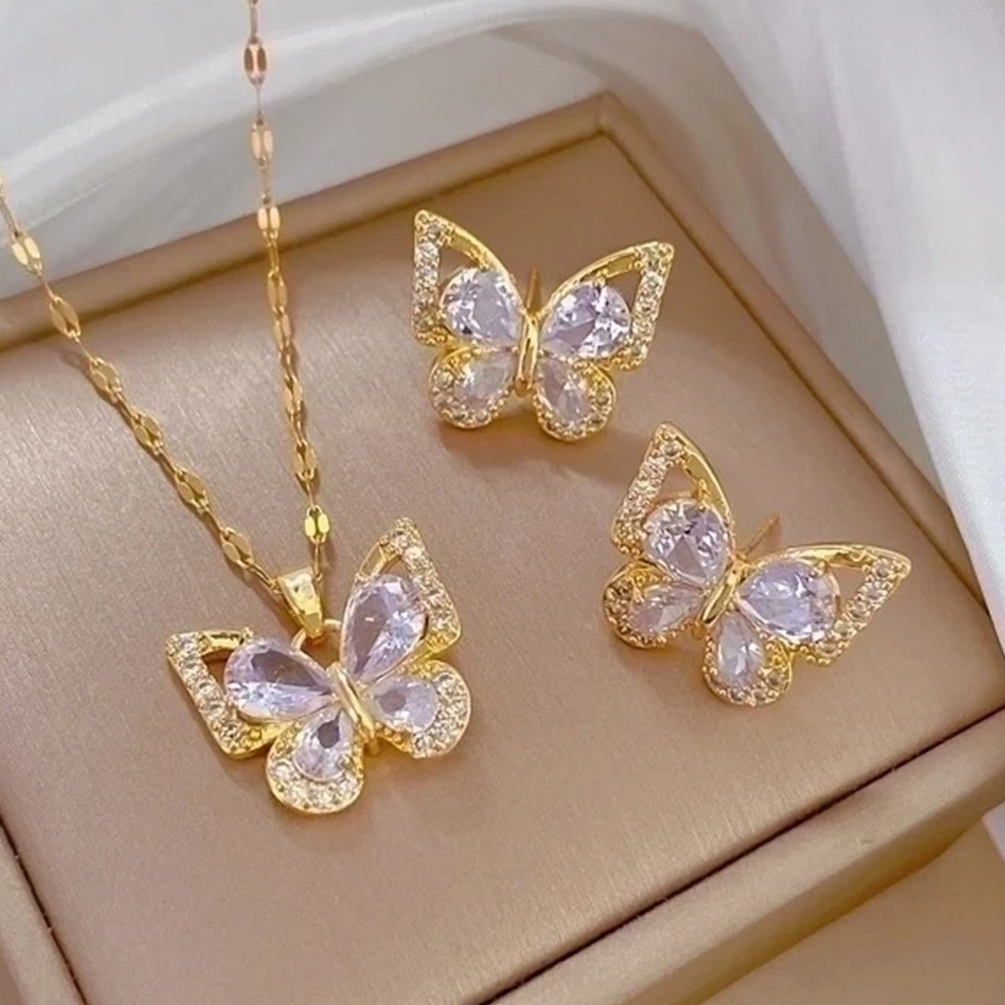 Butterfly Earrings And Necklace Set