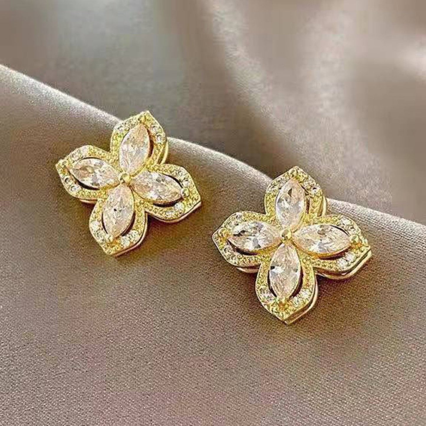 Flower Necklace and Earrings Set