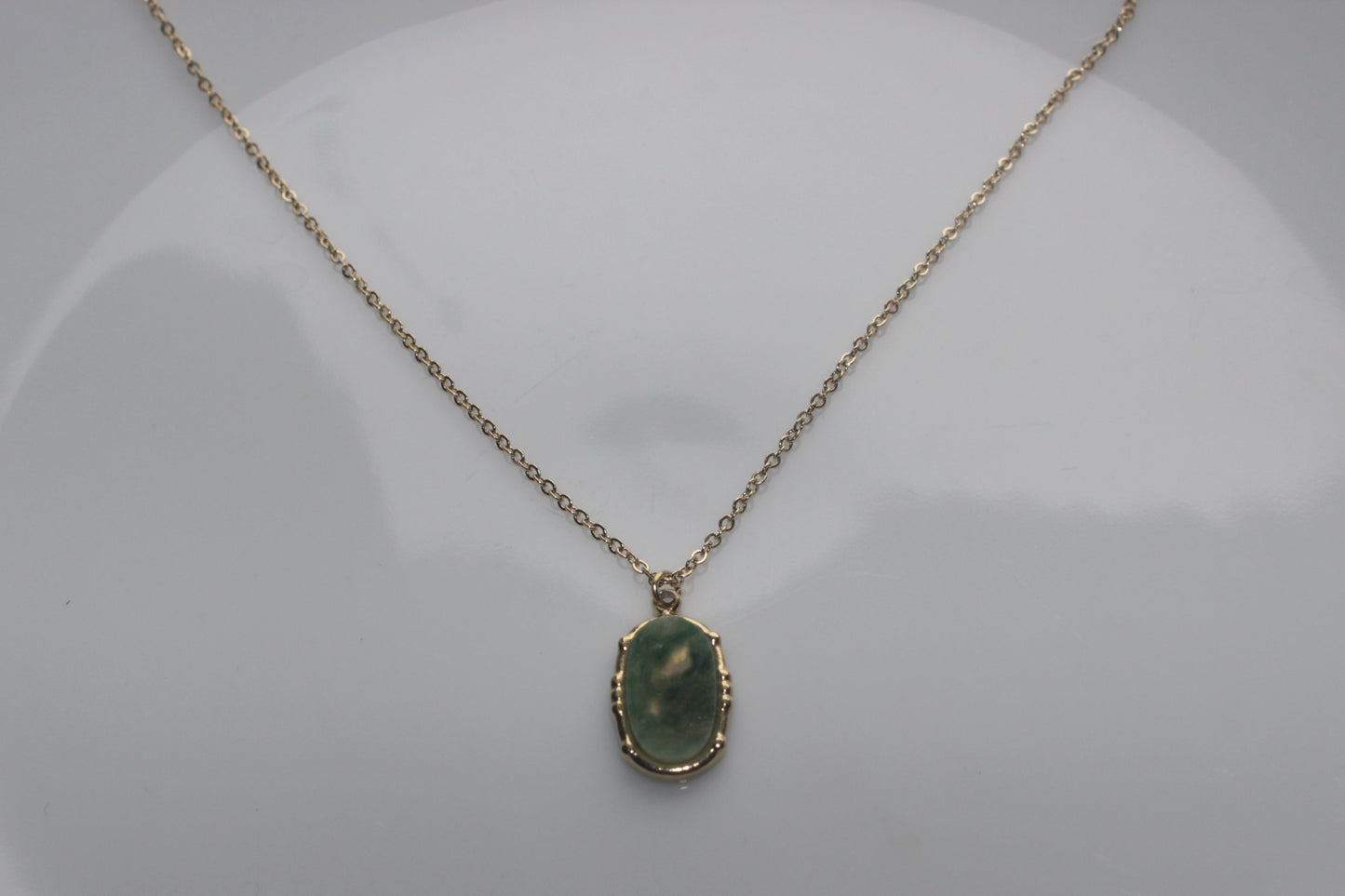 Luxury Fashion Women's Cut Natural Stone Pendant Necklace